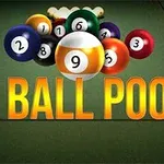 Các quả bóng bida số 1 đến 9 nằm trên một bàn bida màu xanh lá cây với dòng chữ 9 BALL POOL màu vàng phía trước