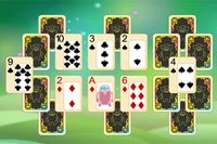 Giúp đỡ người ngoài hành tinh trong trò chơi Solitaire Kim Tự Tháp