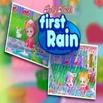 Em bé tóc vàng cưỡi ngựa đồ chơi, ôm thỏ trắng, bên cạnh là hình ảnh nhỏ của em bé đứng dưới mưa với dòng chữ first rain