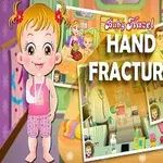 Bé gái đang đứng mỉm cười với hai hình ảnh nhỏ hơn của các hoạt động trong phòng khám, có chữ Hand Fracture