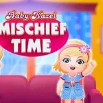 Hai em bé đáng yêu với biểu cảm vui vẻ đứng trước ghế sofa màu đỏ, phía trên là dòng chữ lớn màu trắng