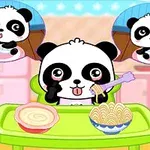 Một chú gấu trúc dễ thương đang ngồi trước bàn với một tô mì và một chén súp, cùng hai hình ảnh khác thể hiện các hoạt động ăn uống của gấu trúc