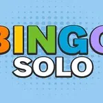 Chữ BINGO SOLO màu sắc khác nhau nổi bật trên nền xanh nhạt