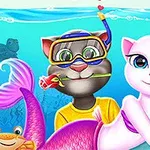 Hai nhân vật mèo hoạt hình đang ở dưới nước, một con đeo kính lặn và ngậm hoa hồng, con kia có đuôi cá màu hồng, trên nền các sinh vật biển