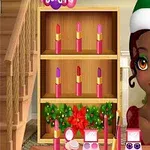Cô gái với mũ Giáng Sinh đứng trước giá đồ trang điểm và cây thông Noel