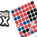 Logo DASSHOO BOX với hình cà rốt ở chữ O và một lưới ô vuông màu đỏ, đen, và xanh kèm biểu tượng mũi tên và xoắn ốc