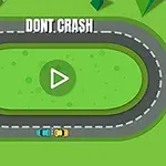 Hai chiếc xe ô tô trên đường đua hình bầu dục với chữ DONT CRASH phía trên