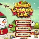 Người tuyết mặc đồ Giáng Sinh đứng trước cây thông Noel với quà xung quanh và ông già Noel cưỡi tuần lộc trên bầu trời