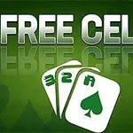 Chữ FREE CELL màu trắng nổi bật trên nền xanh lá, phía dưới là ba lá bài với các ký hiệu 3, 2, A