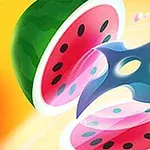 Một quả dưa hấu bị cắt đôi bởi một ngôi sao ninja màu xanh lam trên nền vàng sáng