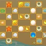 Các ô vuông trên nền cát có hình ảnh sao biển, vỏ sò, ngọc trai, và tảo biển