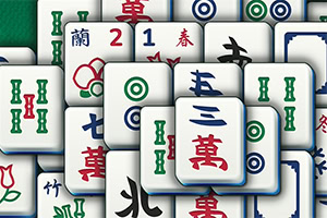 Các quân bài domino gạch ngang với ký tự Trung Quốc và biểu tượng màu sắc khác nhau