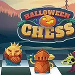 Các quân cờ theo chủ đề Halloween với mặt trời lặn phía sau và chữ Halloween Chess trên đầu