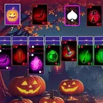Các lá bài với hình ảnh Halloween bao gồm bí ngô phát sáng và biểu tượng ma quái, trên nền cảnh đêm với bí ngô và ánh trăng