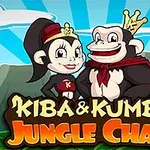 Hai chú khỉ hoạt hình đội vương miện đứng cạnh nhau với nền rừng và bầu trời xanh