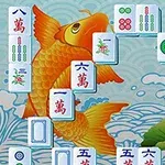 Hình ảnh một con cá vàng lớn trên nền sóng nước cùng với các quân bài xếp chồng lên nhau