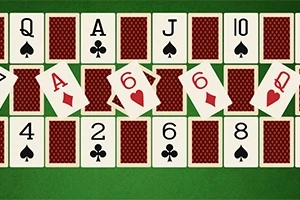 Các lá bài xếp thành hai hàng trên nền xanh, với một số lá úp và một số lá bài ngửa có các ký hiệu và số như 6, 10, Q, A