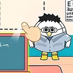 Một nhân vật hoạt hình giống chim đang đứng cạnh bảng viết công thức toán học