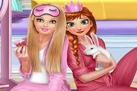 Hai cô công chúa đang tổ chức tiệc pyjama và cần bạn giúp!