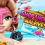 Một cô gái với mặt nạ dưỡng da trên mặt đang cầm máy ảnh, đứng trước bãi biển với máy bay và vé máy bay