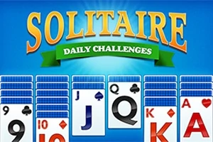 Bức hình hiển thị các lá bài xếp hàng trên nền xanh, với chữ Solitaire Daily Challenges ở phía trên
