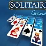 Các lá bài được sắp xếp trên nền xanh, với dòng chữ Solitaire Grande phía trên