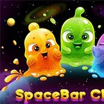 Ba sinh vật dễ thương màu cam, xanh lá và hồng đang cười, trên nền không gian với chữ SpaceBar Clicker ở phía dưới