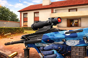 Súng bắn tỉa gắn ống ngắm được cầm bởi đôi găng tay xanh trong sân cạnh tòa nhà mái đỏ
