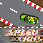 Xe đua màu xanh lá trên đường đua với viền đỏ trắng, bên dưới có dòng chữ Speed Rush