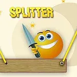 Hình ảnh một quả bóng mặt cười màu vàng cầm dao, tiêu đề SPLITTER ở phía trên, với các đường vẽ màu vàng và một tấm ván gỗ phía dưới