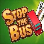 Chữ Stop the Bus lớn bên cạnh một chiếc xe buýt màu đỏ và ba lá bài Q, K, A trên nền màu xanh lá cây