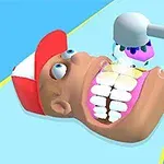 Người đội mũ đỏ nằm trên sàn với miệng mở rộng, sử dụng bàn chải điện để làm sạch răng