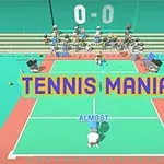 Một sân quần vợt với dòng chữ TENNIS MANIA nổi bật ở giữa, có nhiều nhân vật hoạt hình đang xem từ khán đài và một cầu thủ trên sân