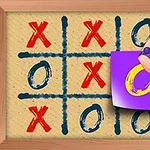Bàn cờ caro với các ký hiệu X và O, bàn tay đang cầm thẻ có chữ O màu vàng