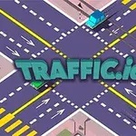 Một giao lộ với các làn đường và biển báo, có dòng chữ TRAFFIC