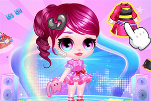 Cô gái chibi tóc hồng đứng trên sân khấu rực rỡ với loa, ánh đèn và biểu tượng chọn trang phục