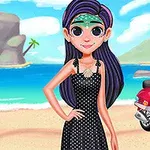 Cô gái với tóc tím đứng trên bãi biển bên cạnh chiếc xe tay ga màu đỏ hoa văn