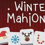 Hình ảnh với chữ Winter Mahjong cùng các hình minh họa mùa đông như mũ ông già Noel, người tuyết, tuần lộc, cây kẹo, vòng hoa và hộp quà trên nền đỏ